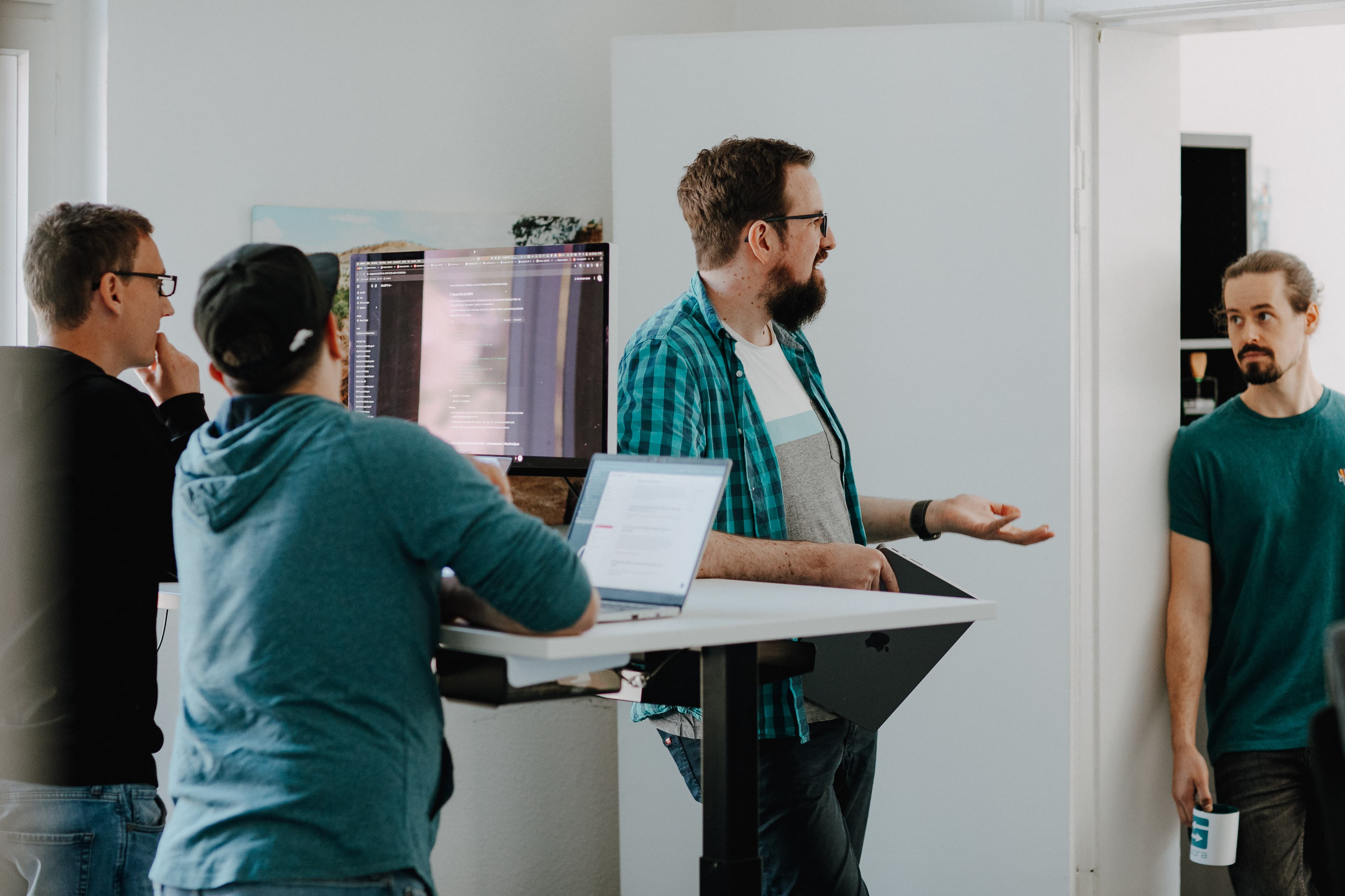 Suora-Team beim Arbeiten